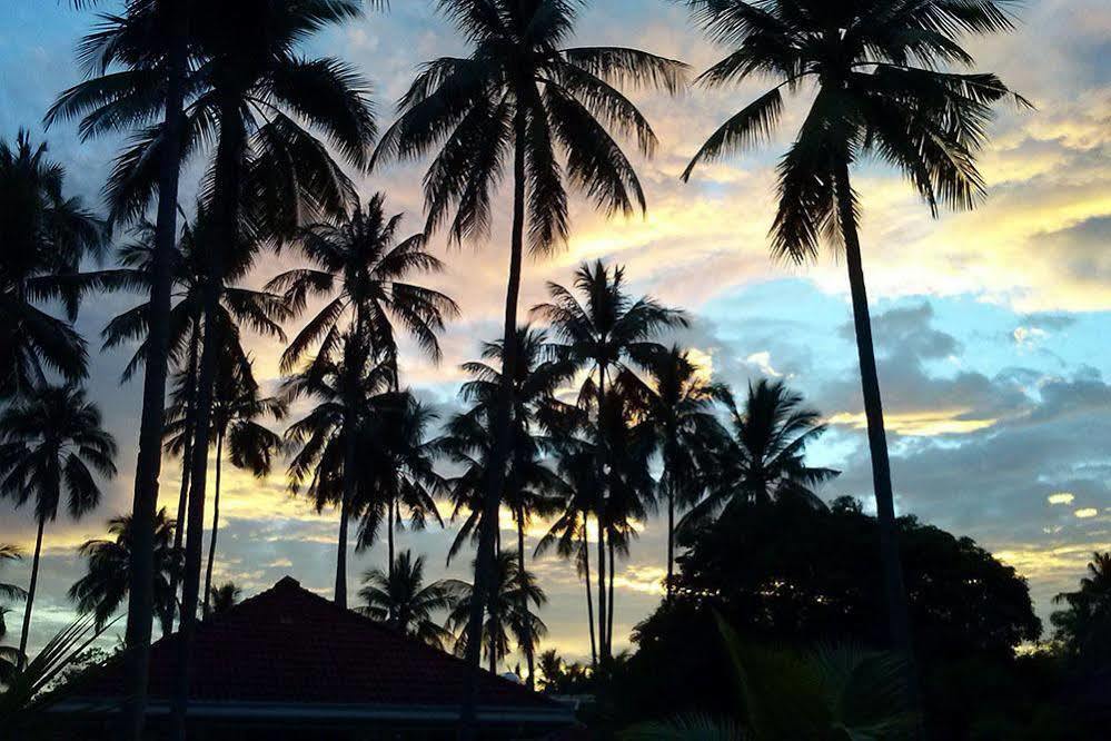 Whispering Palms Island Resort Bacolod Kültér fotó