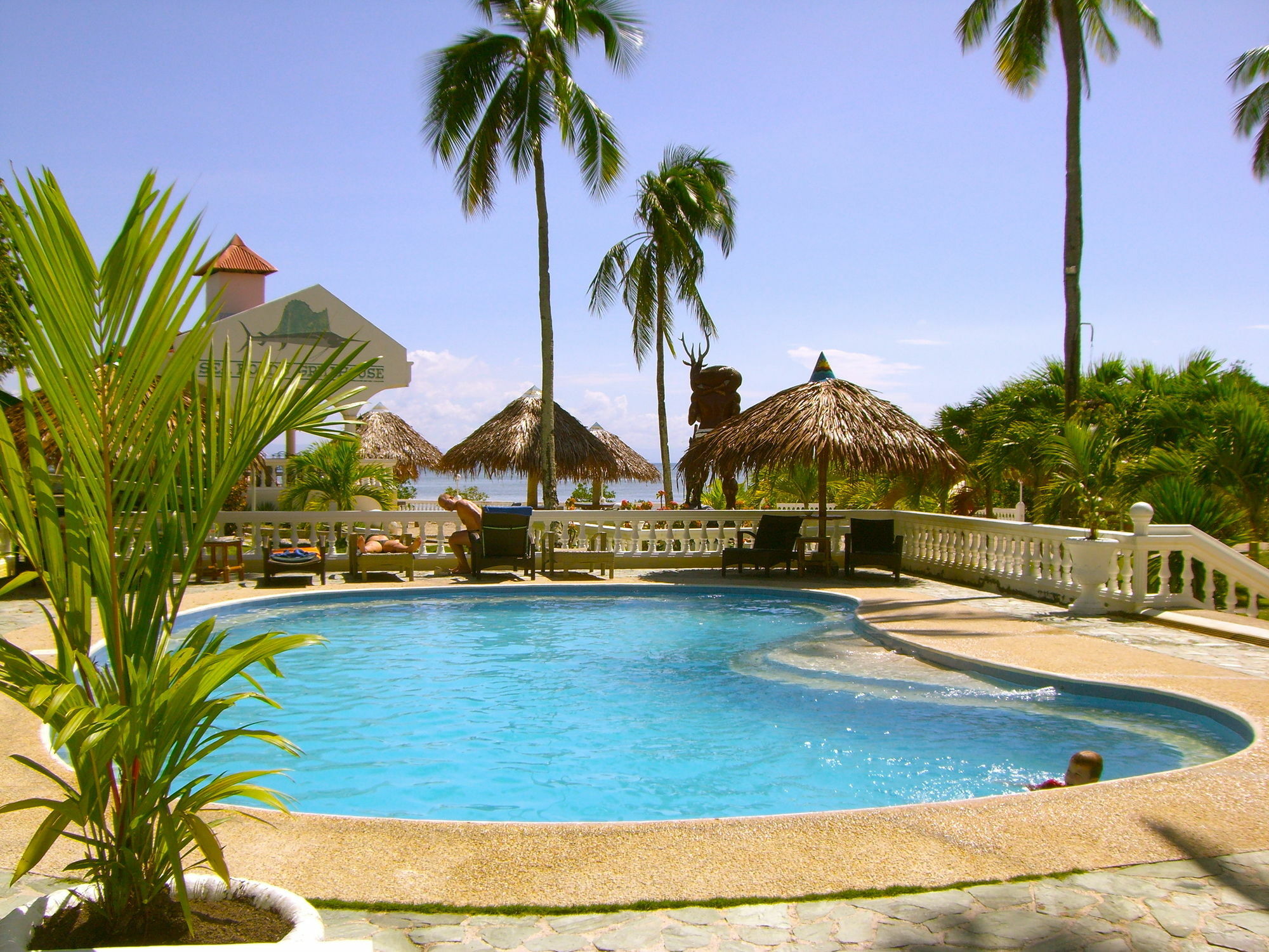 Whispering Palms Island Resort Bacolod Kültér fotó